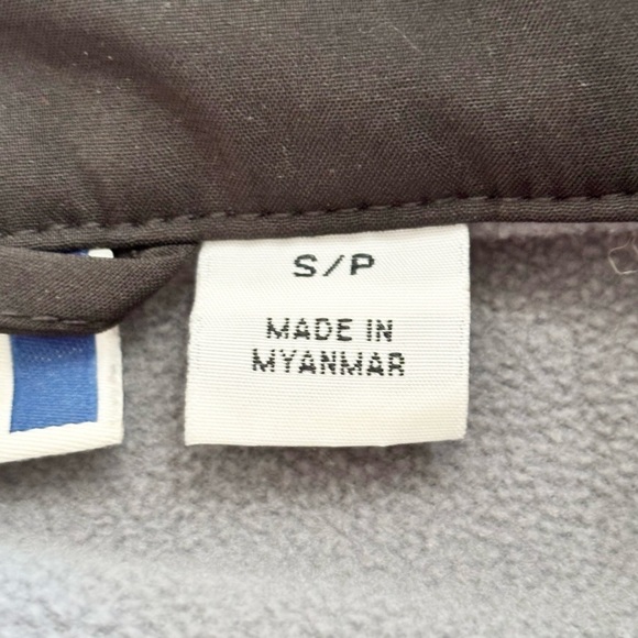 CLIQUE Men’s Black Full Zip Jacket THE PELICAN CLUB Logo Zip Pockets Size Small - Picture 7 of 9